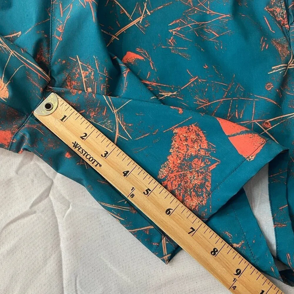 The North Face Men's Size Large Wander Shorts Teal Orange